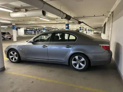 Gebraucht BMW 525 218 PS (160 kW) 2007 Grau Limousine