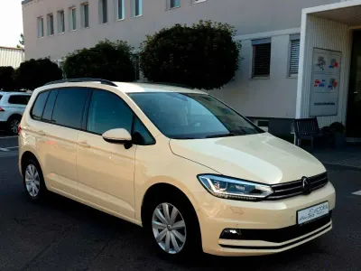 Gebraucht VW Touran 150 PS (110 kW) 2025 Beige Van / Kleinbus