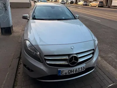 Gebraucht Mercedes A180 122 PS (89 kW) 2012 Grau Kombi