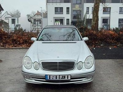 Gebraucht Mercedes E240 Avantgarde 177 PS (130 kW) 2003 Grau Limousine
