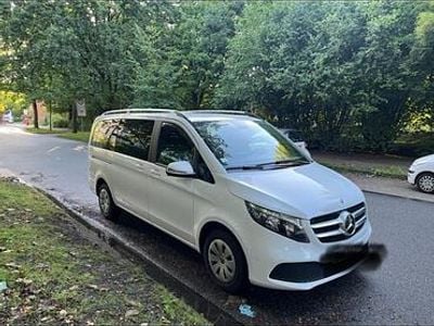 Mercedes V220
