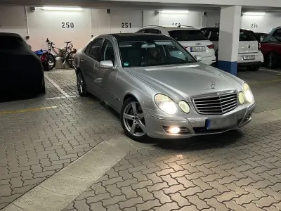 Gebraucht Mercedes E500 Avantgarde 387 PS (284 kW) 2007 Silber Limousine