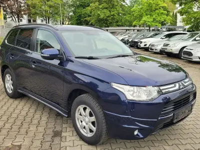 Gebraucht Mitsubishi Outlander Invite 150 PS (110 kW) 2013 Blau SUV