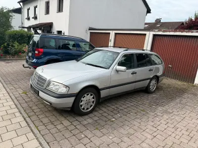 Gebraucht Mercedes C180 110 PS (80 kW) 1995 Silber Kombi