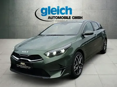 Gebraucht Kia Ceed Spirit 140 PS (102 kW) 2025 Exg experience green m Kleinwagen