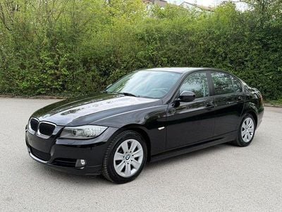 Second-hand BMW 320 Sport Line 185 CP (136 kW) 2011 Negru Berlinǎ