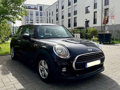 gebraucht Mini ONE in einem top Zustand mit neuen Reifen