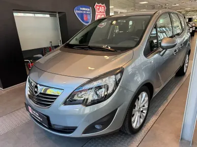 Gebraucht Opel Meriva Innovation 101 PS (74 kW) 2011 Silber Van / Kleinbus