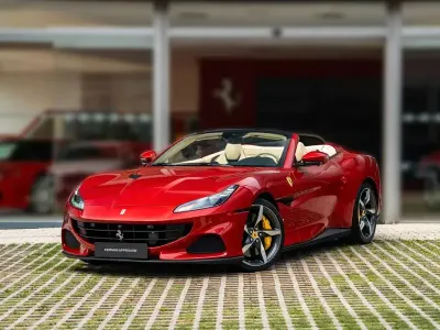 Gebraucht Ferrari Portofino 620 PS (456 kW) 2022 Rot Cabrio