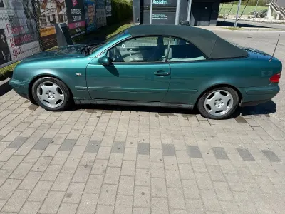 Gebraucht Mercedes CLK220 136 PS (100 kW) 2009 Grün Cabrio