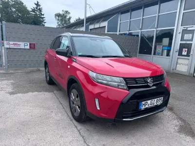 Gebraucht Suzuki Vitara Comfort 109 PS (80 kW) 2025 Rot SUV