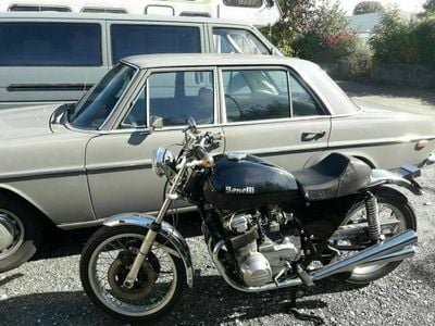 gebraucht Mercedes W115 Mercedes220 Benzin und Benelli 500 LS