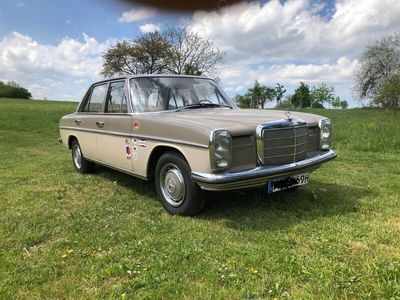 Gebraucht Mercedes 220 105 PS (77 kW) 1969 Beige Limousine