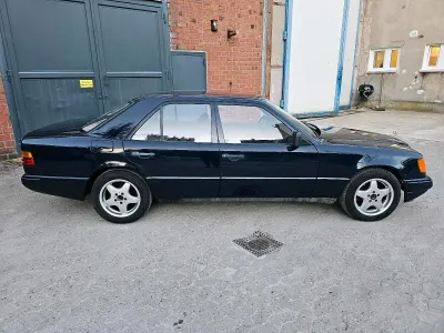 Gebraucht Mercedes E230 136 PS (100 kW) 1988 Limousine