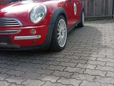 Używany Mini Cooper 116 KM (85 kW) 2002 Czerwony Hatchback