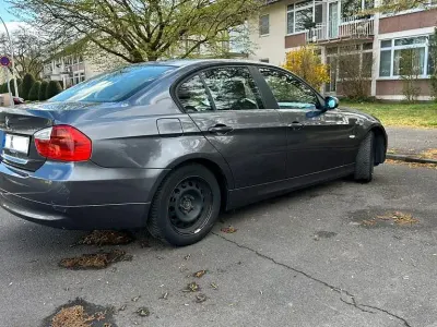 Gebraucht BMW 320 150 PS (110 kW) 2005 Grau Limousine
