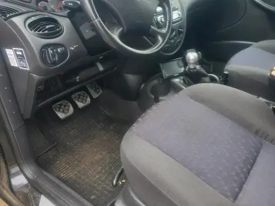 Gebraucht Ford Focus 118 PS (86 kW) 1999 Schwarz Kombi