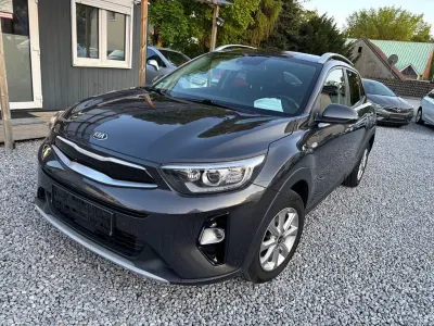 Usado Kia Stonic Edition 7 120 CV (88 kW) 2019 Gris SUV
