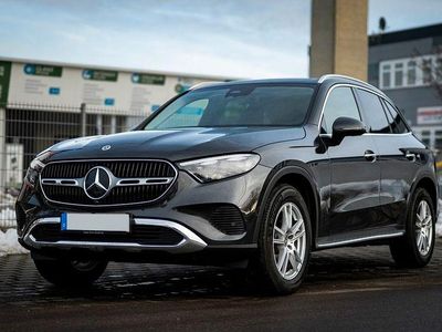 Grau Gebraucht 2022 Mercedes GLC200 SUV | 50.000 € (Teuer)
