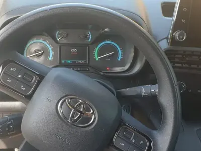 Gebraucht Toyota Proace City City 100 kW (136 PS) 2023 Weiß Van / Kleinbus