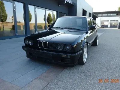 Gebraucht BMW 325 M Sport 170 PS (125 kW) 1988 Schwarz Coupé