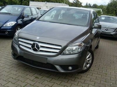 Usata Mercedes B180 122 CV (89 kW) 2014 Grigio Monovolume