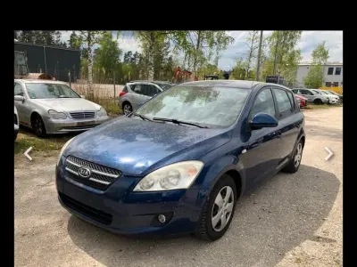 Gebraucht Kia Ceed 122 PS (89 kW) 2008 Blau Kleinwagen