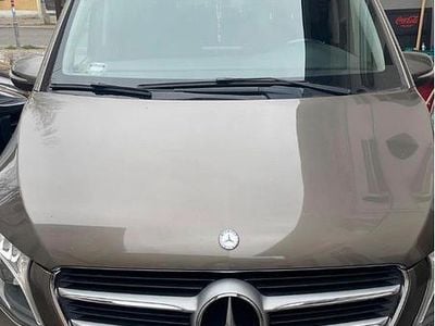 Gebraucht Mercedes V220 163 PS (119 kW) 2016 Grau Van / Kleinbus