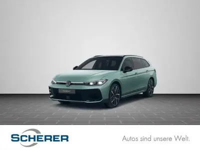 Gebraucht VW Passat R-line 265 PS (194 kW) 2025 Maripositgrün metallic (metallic) Kombi