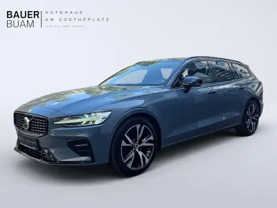 Gebraucht Volvo V60 Plus 197 PS (144 kW) 2023 Thunder grey / metallic Kombi