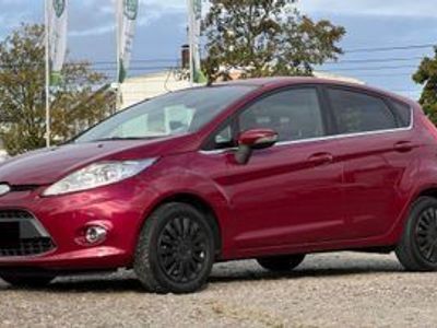 Gebraucht Ford Fiesta Titanium 82 PS (60 kW) 2009 Hot magenta Kleinwagen
