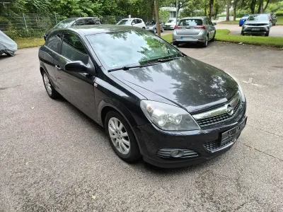 Gebraucht Opel Astra GTC Selection 90 PS (66 kW) 2009 Schwarz Coupé