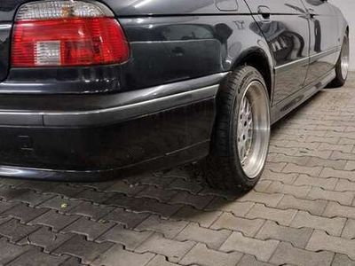 BMW 528