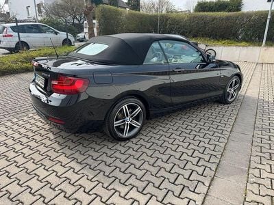 Gebraucht BMW 220 Sport Line 190 PS (139 kW) 2016 Schwarz Cabrio