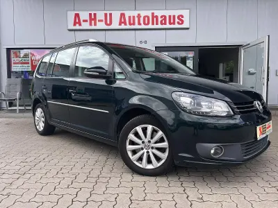 Gebraucht VW Touran Highline 140 PS (102 kW) 2015 Grün Van / Kleinbus