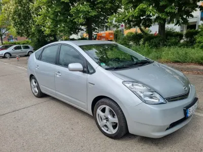 Käytetty Toyota Prius Executive 111 HP (81 kW) 2007 Hopea Viistoperä