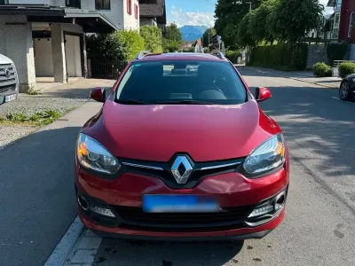 Gebraucht Renault Mégane GrandTour Bose Edition 132 PS (97 kW) 2014 Rot Kombi
