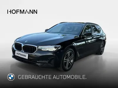 Gebraucht BMW 530 Sport Line 245 PS (180 kW) 2023 Saphirschwarz metallic Kombi