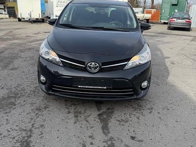 Gebraucht Toyota Verso Comfort 111 PS (81 kW) 2015 Schwarz Van / Kleinbus