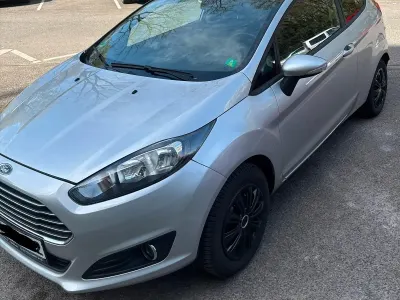 Second-hand Ford Fiesta 82 CP (60 kW) 2014 Argintiu Hatchback