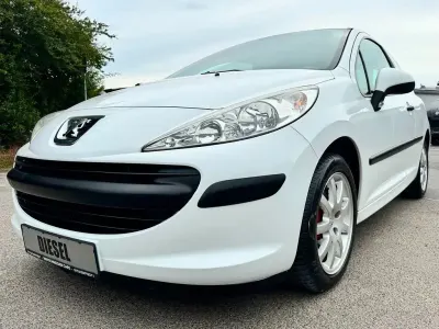 Gebraucht Peugeot 207 Filou 109 PS (80 kW) 2007 Weiß