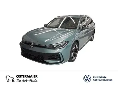 Gebraucht VW Passat Style 177 PS (130 kW) 2025 Grün Kombi