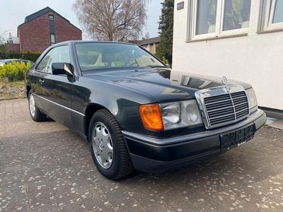 Second-hand Mercedes E320 220 CP (161 kW) 1992 Negru Coupe