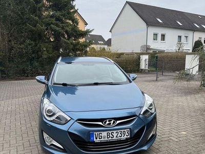 Usata Hyundai i40 Edition 136 CV (100 kW) 2012 Blu Station wagon