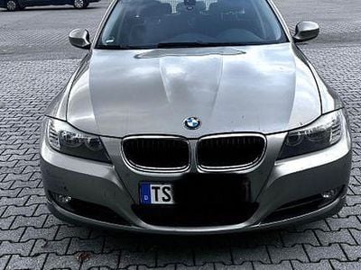 Gebraucht BMW 318 Sport Line 143 PS (105 kW) 2009 Gold Limousine
