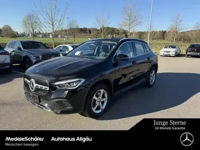 Używany Mercedes GLA200 Progressive 163 KM (119 kW) 2022 Czarny SUV