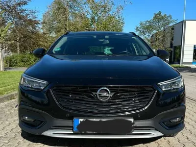 Gebraucht Opel Insignia Country Tourer Exklusiv 209 PS (153 kW) 2018 Kombi
