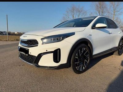 Weiß Gebraucht 2022 Kia XCeed Vision SUV | 19.950 € (Fairer Preis)