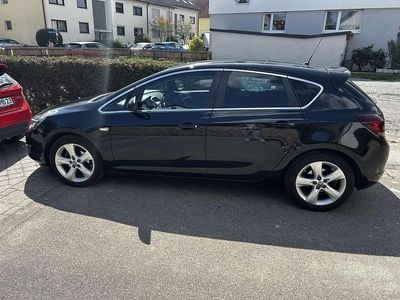 Gebraucht Opel Astra Edition 140 PS (102 kW) 2011 Kleinwagen