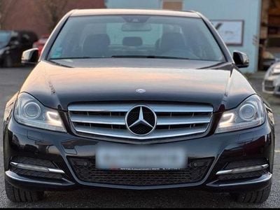 Gebraucht Mercedes C200 Avantgarde Edition 140 PS (102 kW) 2013 Schwarz Limousine
